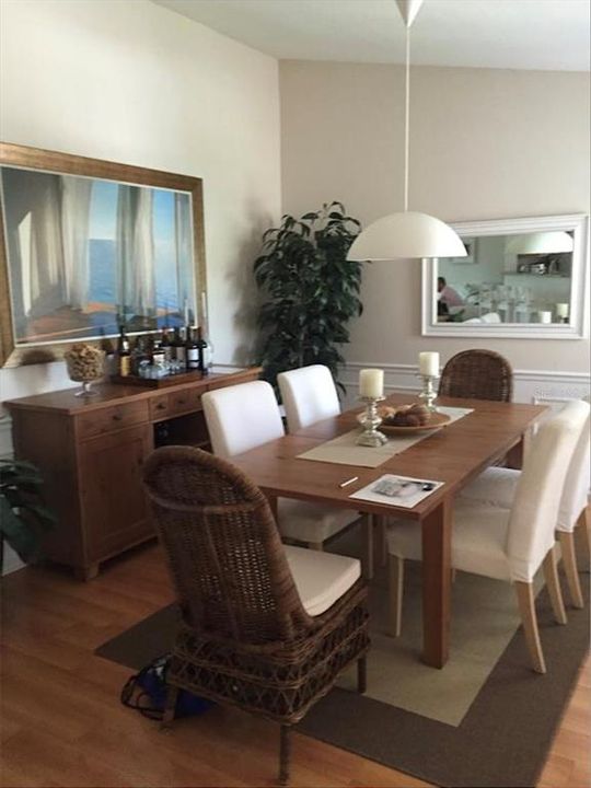 For Rent: $2,350 (3 beds, 2 baths, 1857 Square Feet)