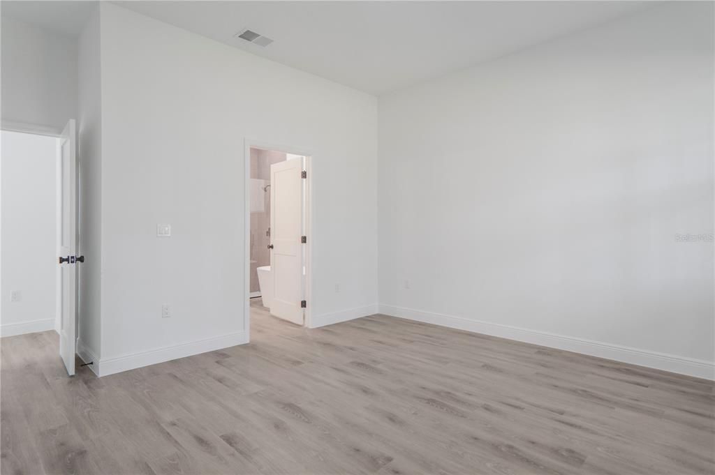 En Venta: $309,990 (4 camas, 3 baños, 1897 Pies cuadrados)