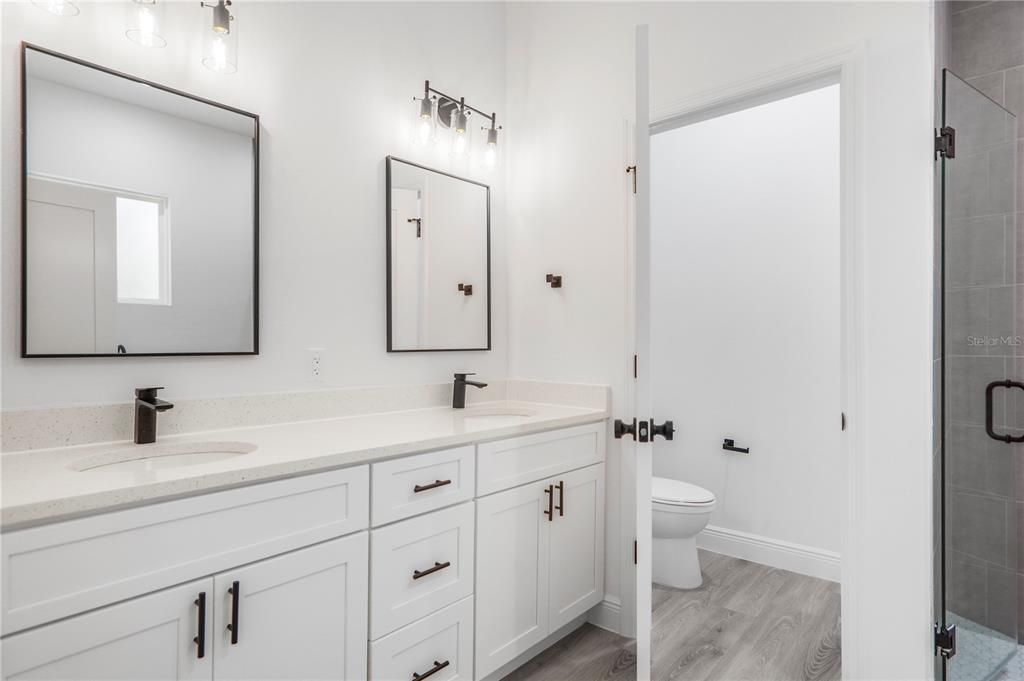 En Venta: $309,990 (4 camas, 3 baños, 1897 Pies cuadrados)