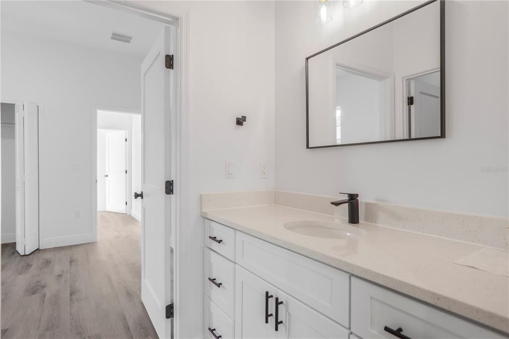 En Venta: $309,990 (4 camas, 3 baños, 1897 Pies cuadrados)