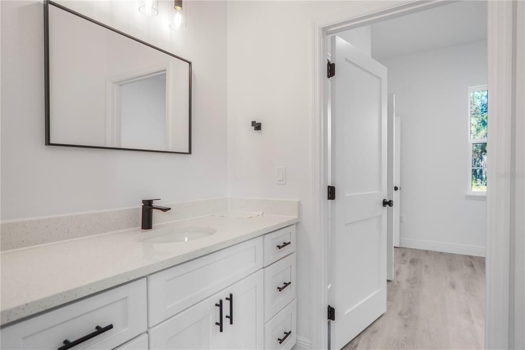 En Venta: $309,990 (4 camas, 3 baños, 1897 Pies cuadrados)