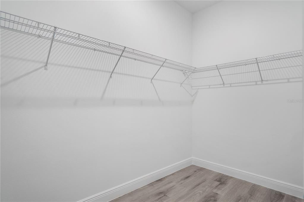 En Venta: $309,990 (4 camas, 3 baños, 1897 Pies cuadrados)