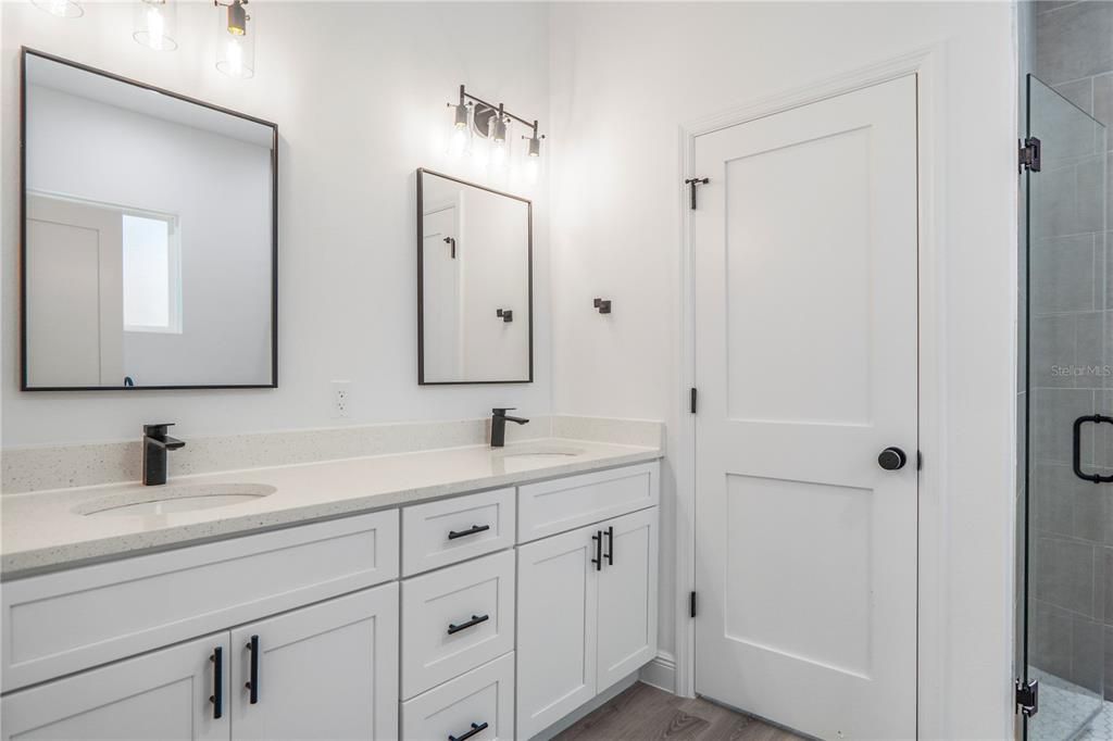 En Venta: $309,990 (4 camas, 3 baños, 1897 Pies cuadrados)