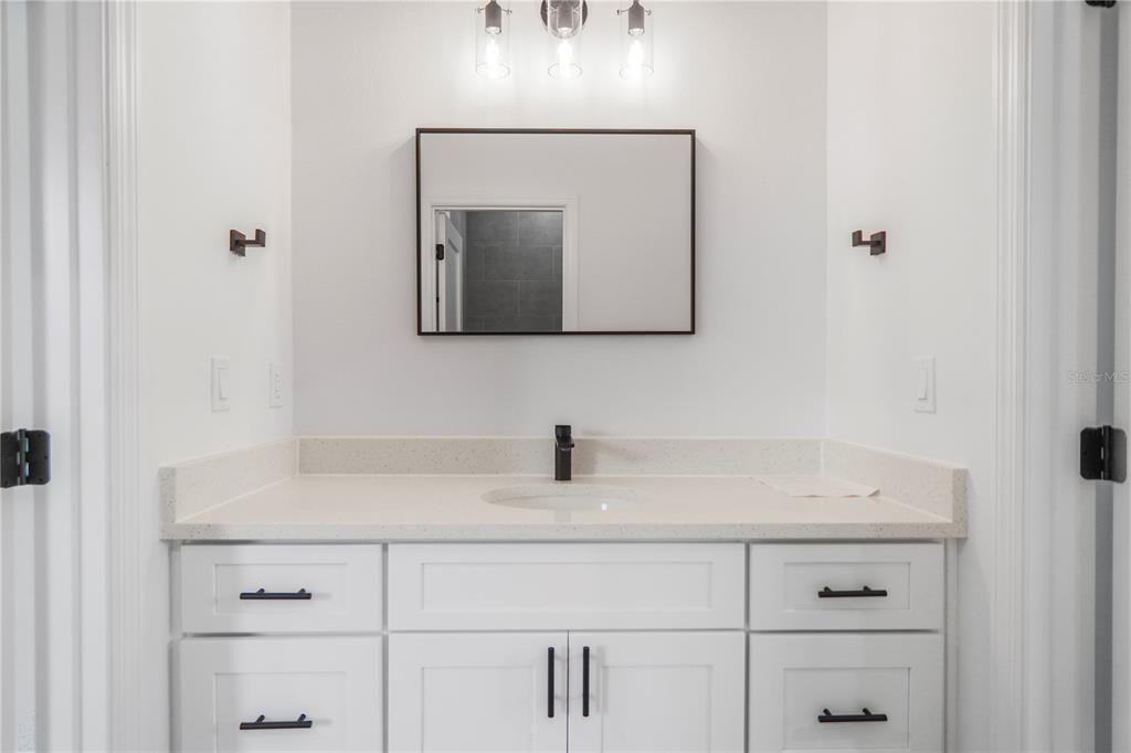 En Venta: $309,990 (4 camas, 3 baños, 1897 Pies cuadrados)