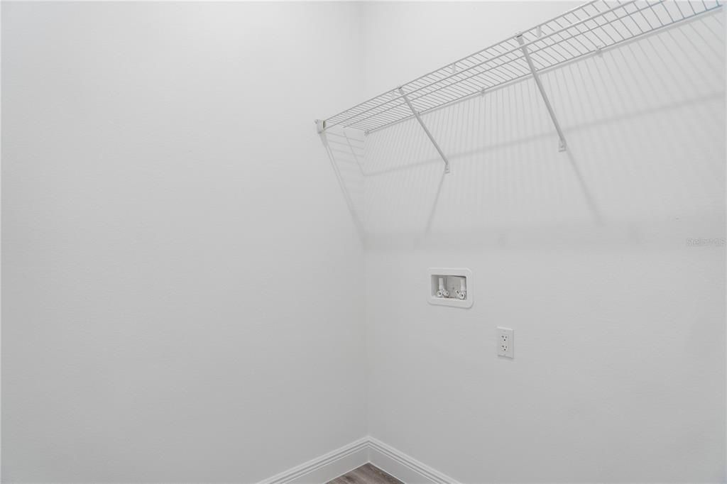 En Venta: $309,990 (4 camas, 3 baños, 1897 Pies cuadrados)