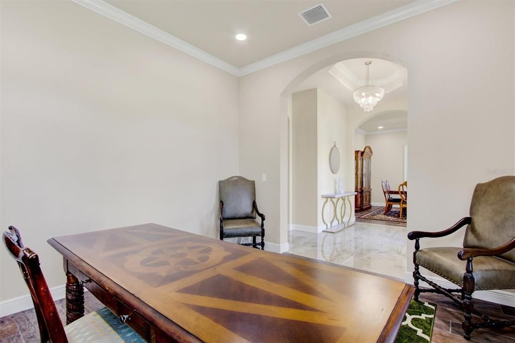 For Rent: $2,800 (3 beds, 2 baths, 2130 Square Feet)