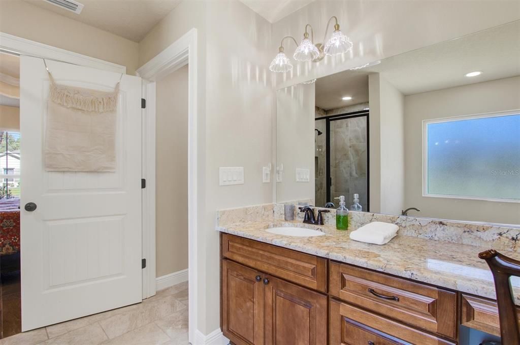 For Rent: $2,800 (3 beds, 2 baths, 2130 Square Feet)