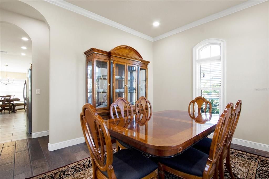 For Rent: $2,800 (3 beds, 2 baths, 2130 Square Feet)