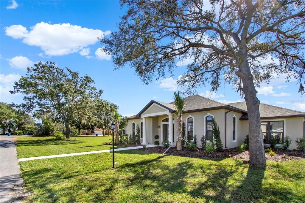 For Rent: $2,800 (3 beds, 2 baths, 2130 Square Feet)