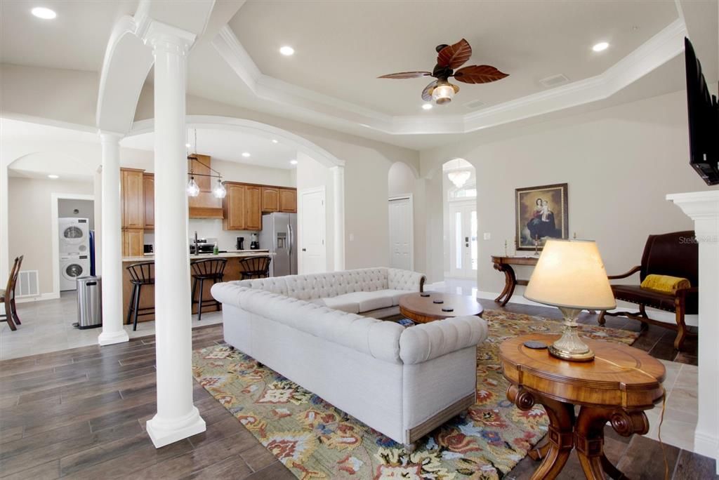 For Rent: $2,800 (3 beds, 2 baths, 2130 Square Feet)