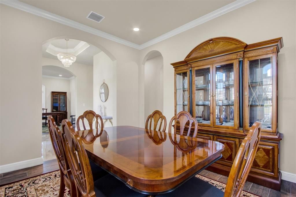 For Rent: $2,800 (3 beds, 2 baths, 2130 Square Feet)