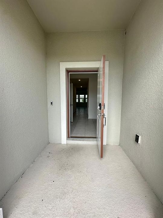 For Rent: $2,350 (4 beds, 2 baths, 1843 Square Feet)