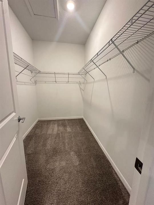 For Rent: $2,350 (4 beds, 2 baths, 1843 Square Feet)