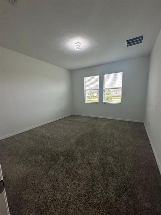 For Rent: $2,350 (4 beds, 2 baths, 1843 Square Feet)