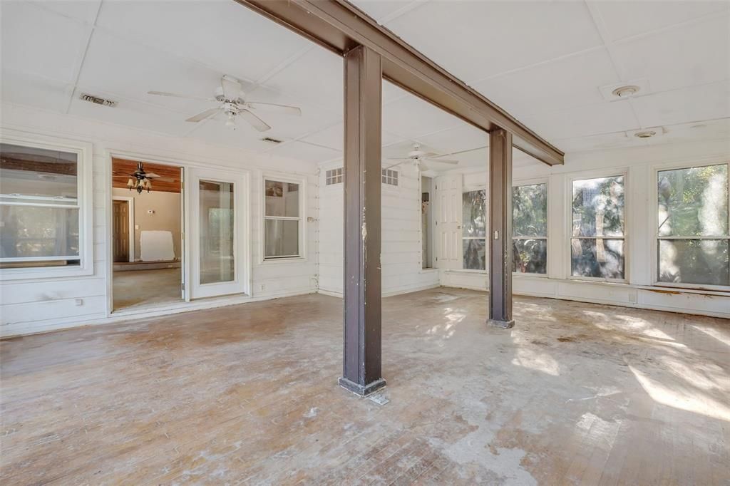 En Venta: $239,950 (4 camas, 2 baños, 3097 Pies cuadrados)