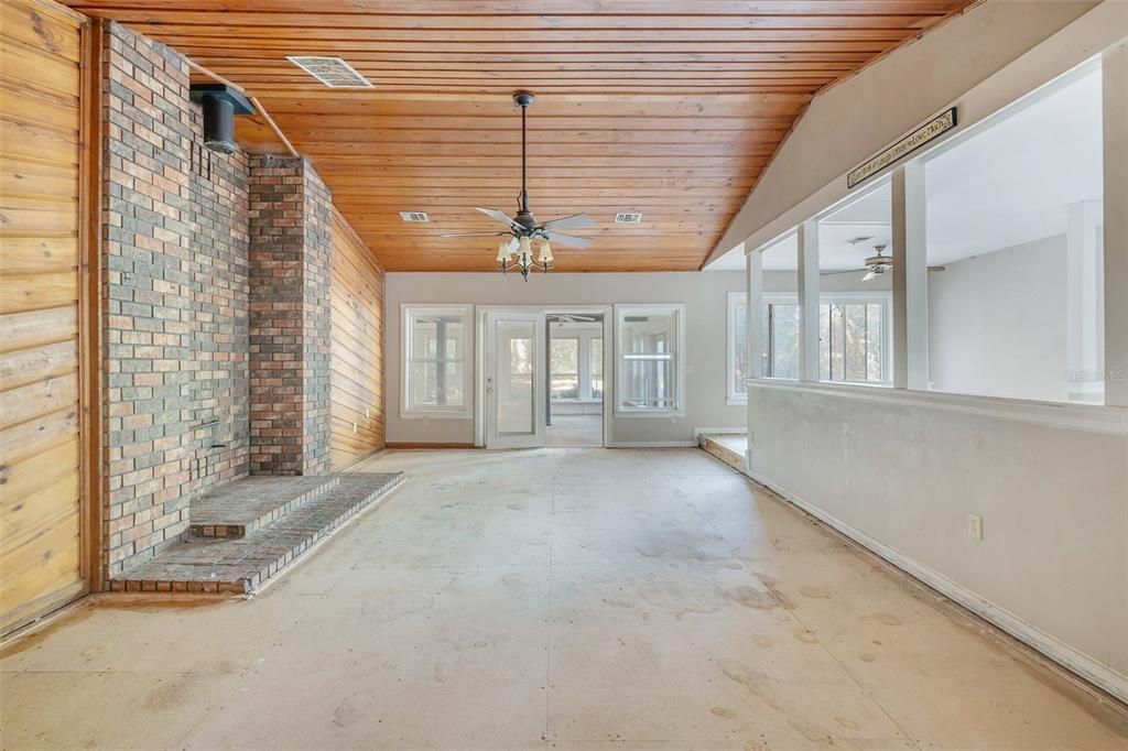 En Venta: $239,950 (4 camas, 2 baños, 3097 Pies cuadrados)