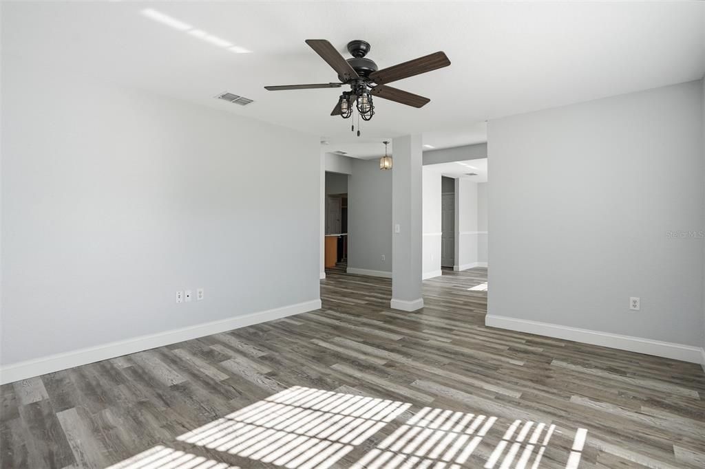 待售: $424,900 (4 贝兹, 3 浴室, 2404 平方英尺)