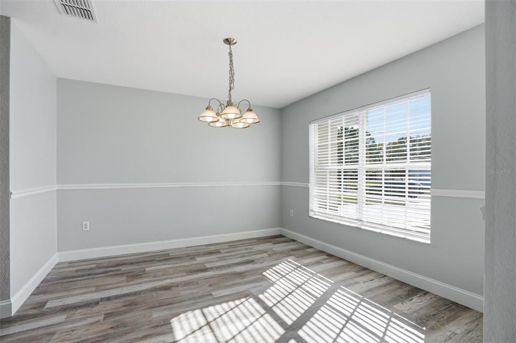 待售: $424,900 (4 贝兹, 3 浴室, 2404 平方英尺)