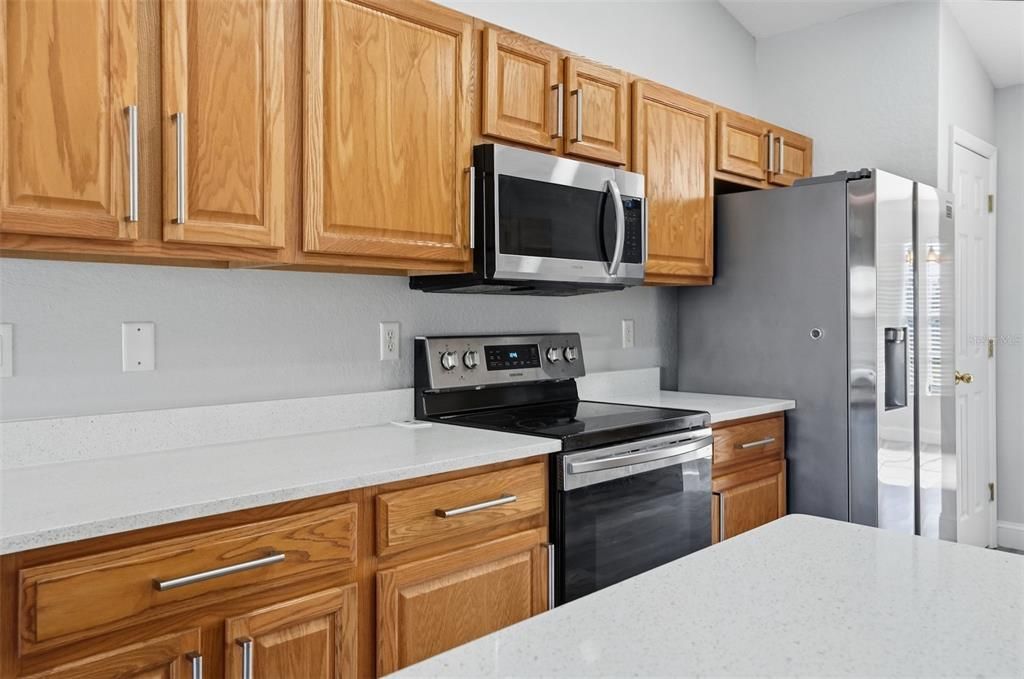 待售: $424,900 (4 贝兹, 3 浴室, 2404 平方英尺)