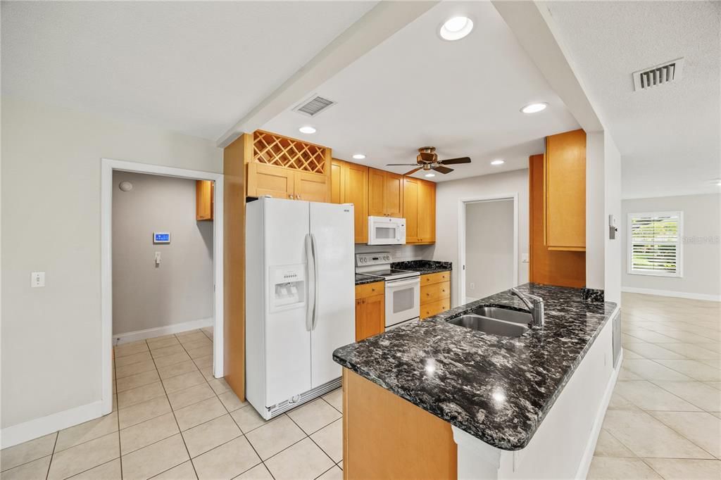 For Sale: $350,000 (2 beds, 2 baths, 2153 Square Feet)