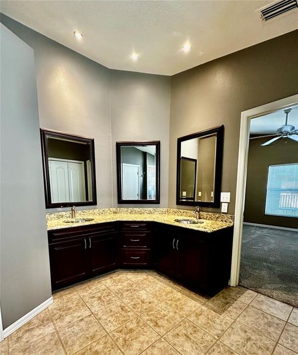 出租: $2,350 (4 贝兹, 2 浴室, 1665 平方英尺)