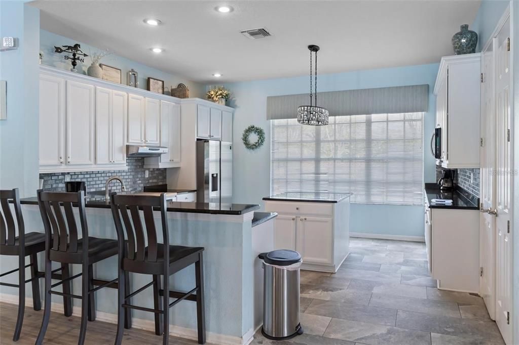 出租: $2,350 (4 贝兹, 2 浴室, 1665 平方英尺)