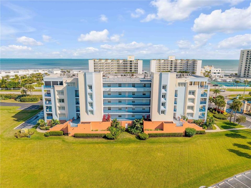 For Sale: $449,000 (3 beds, 2 baths, 1601 Square Feet)