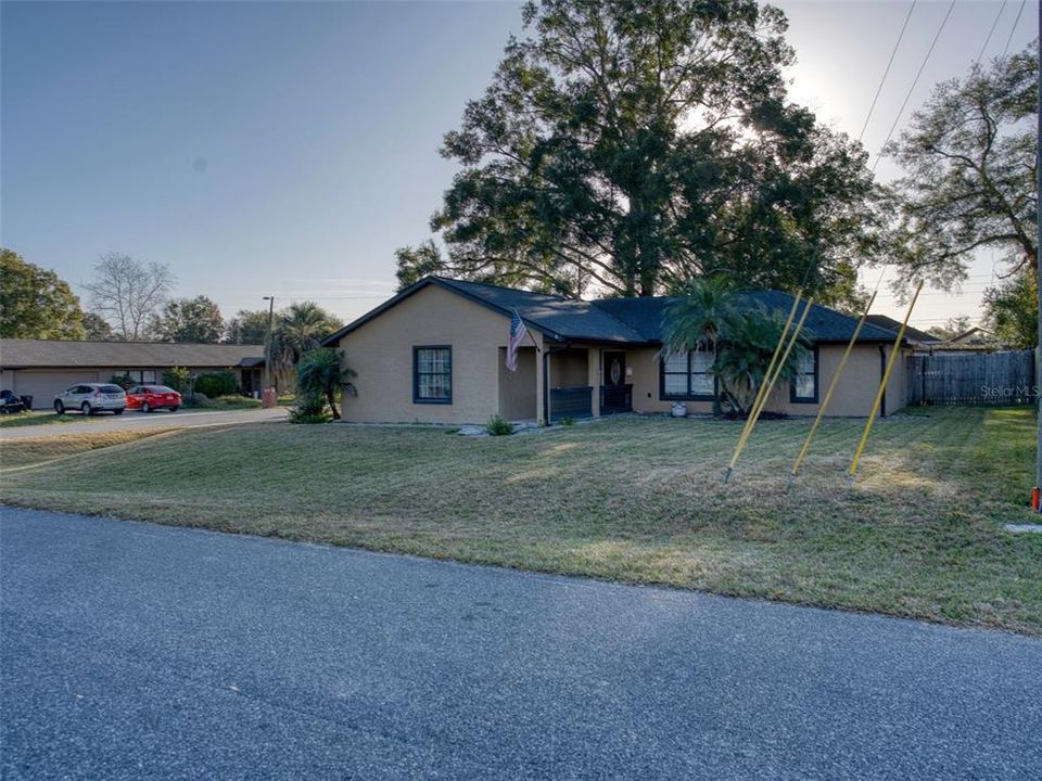 На продажу: $249,900 (3 спален, 2 ванн, 1477 Квадратных фут)