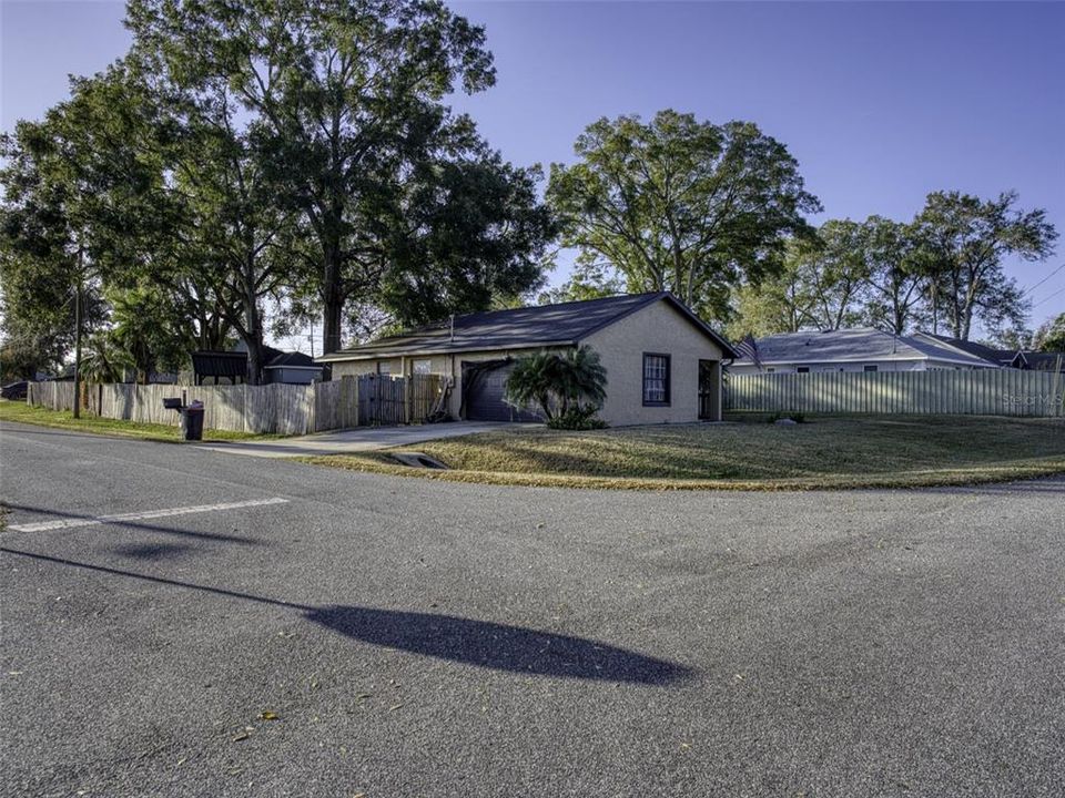 На продажу: $249,900 (3 спален, 2 ванн, 1477 Квадратных фут)