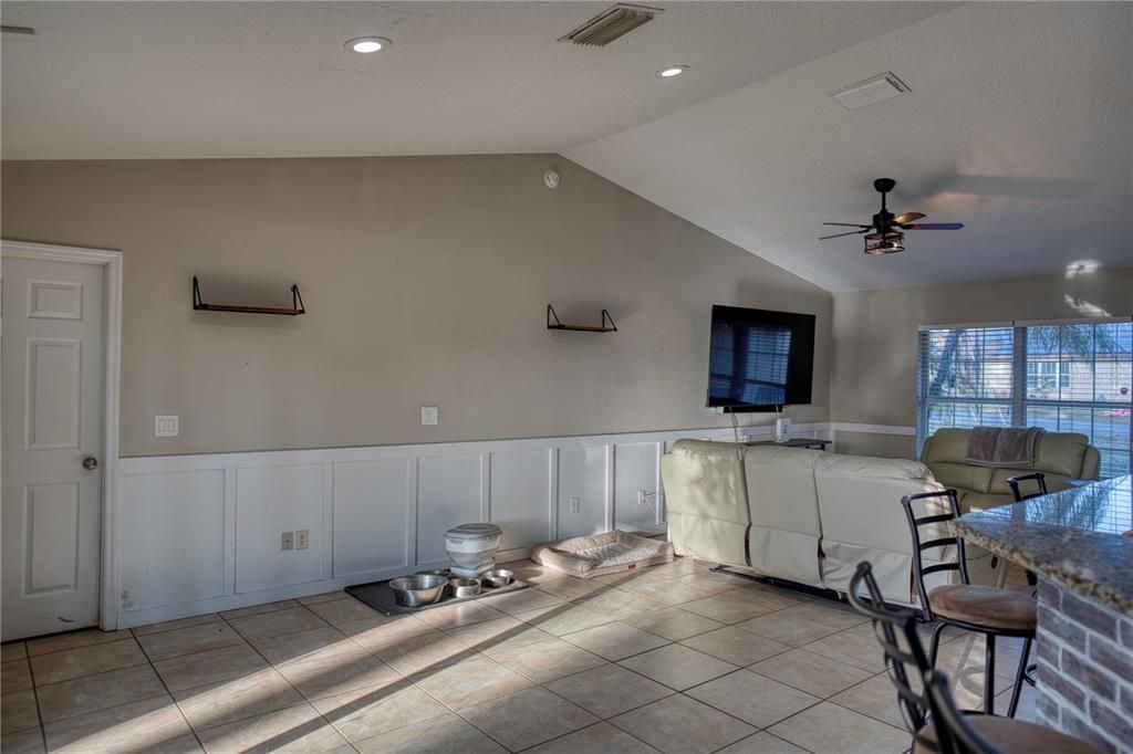 На продажу: $249,900 (3 спален, 2 ванн, 1477 Квадратных фут)