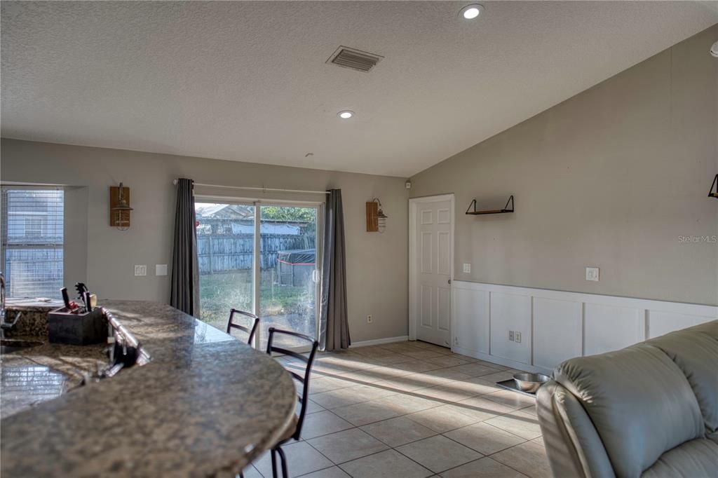 На продажу: $249,900 (3 спален, 2 ванн, 1477 Квадратных фут)