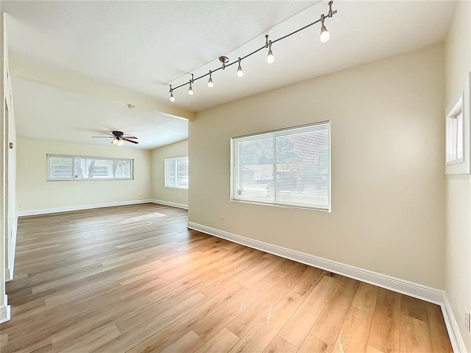 En Venta: $420,000 (3 camas, 2 baños, 1591 Pies cuadrados)