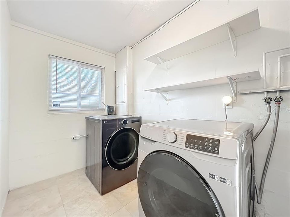 En Venta: $420,000 (3 camas, 2 baños, 1591 Pies cuadrados)