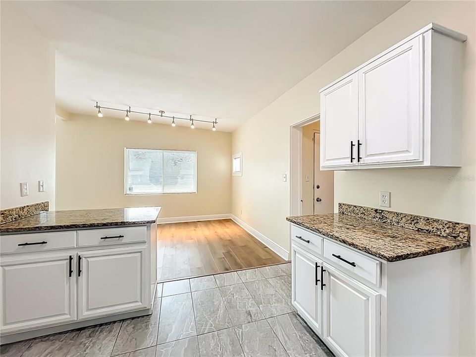 En Venta: $420,000 (3 camas, 2 baños, 1591 Pies cuadrados)