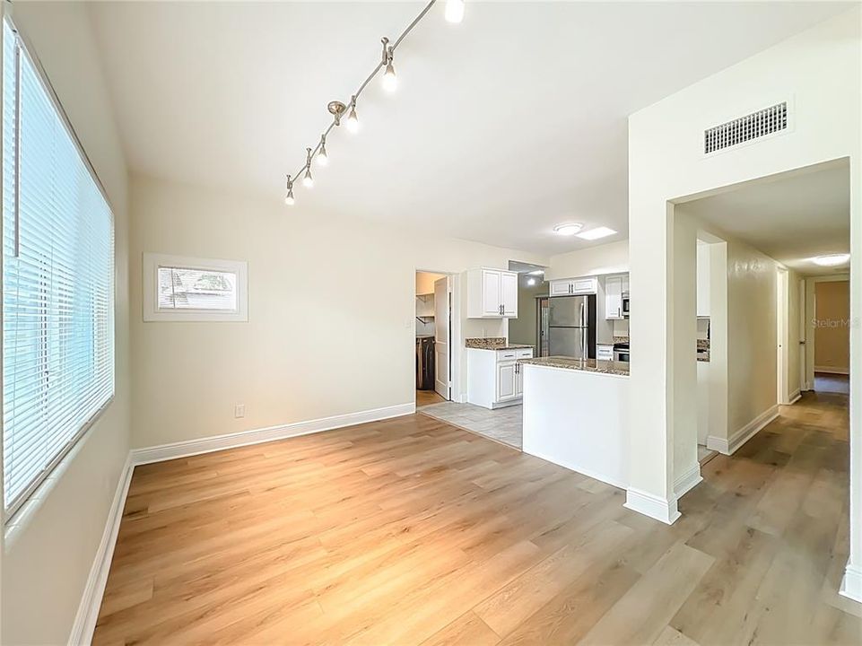 En Venta: $420,000 (3 camas, 2 baños, 1591 Pies cuadrados)