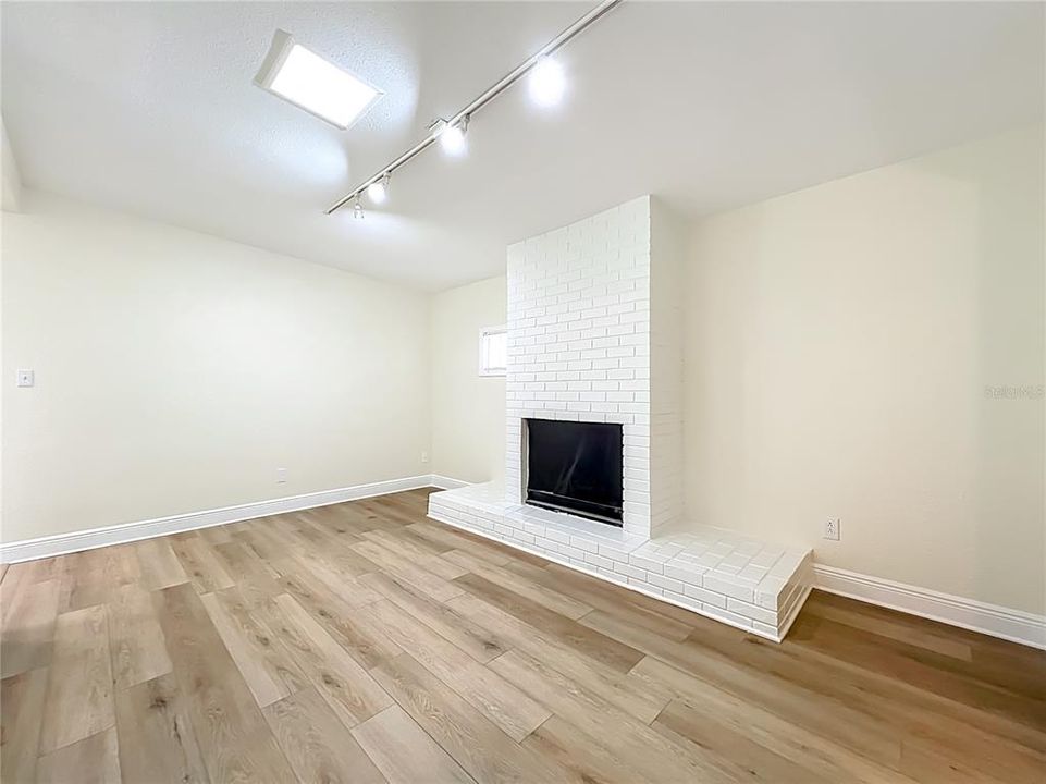 En Venta: $420,000 (3 camas, 2 baños, 1591 Pies cuadrados)