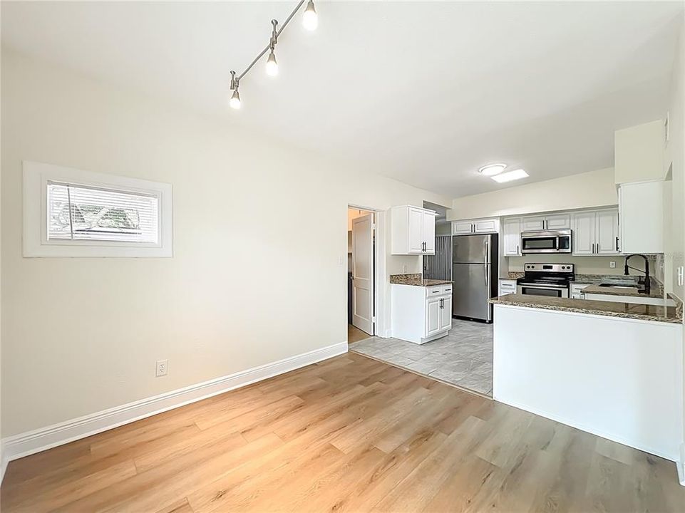 En Venta: $420,000 (3 camas, 2 baños, 1591 Pies cuadrados)