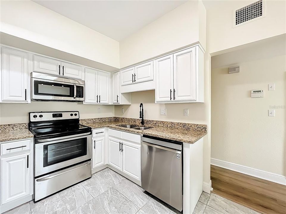 En Venta: $420,000 (3 camas, 2 baños, 1591 Pies cuadrados)