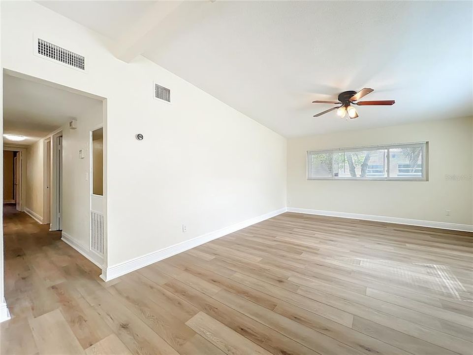 En Venta: $420,000 (3 camas, 2 baños, 1591 Pies cuadrados)