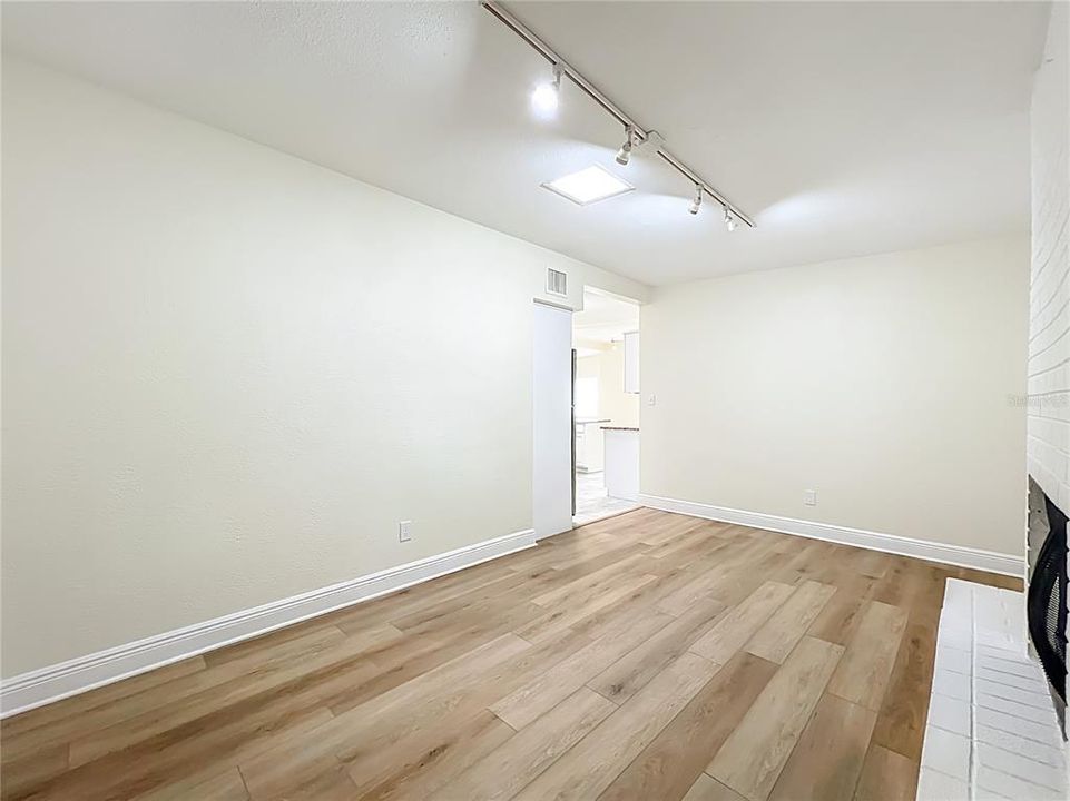 En Venta: $420,000 (3 camas, 2 baños, 1591 Pies cuadrados)