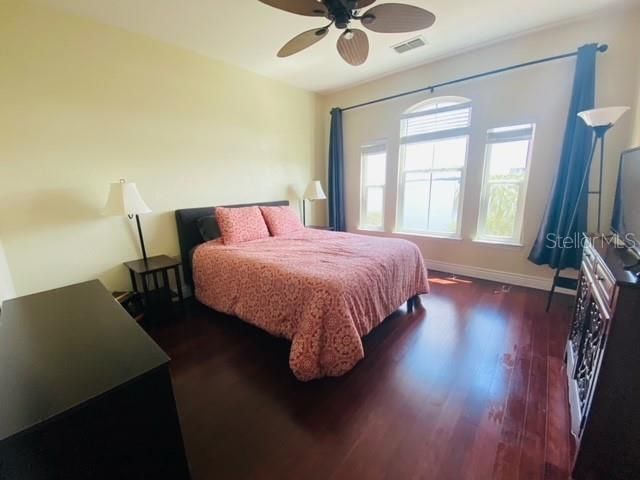 For Rent: $2,295 (2 beds, 2 baths, 1230 Square Feet)