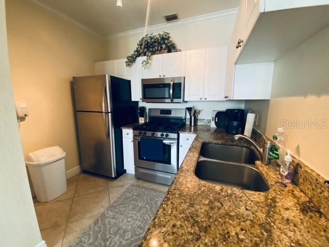 For Rent: $2,295 (2 beds, 2 baths, 1230 Square Feet)