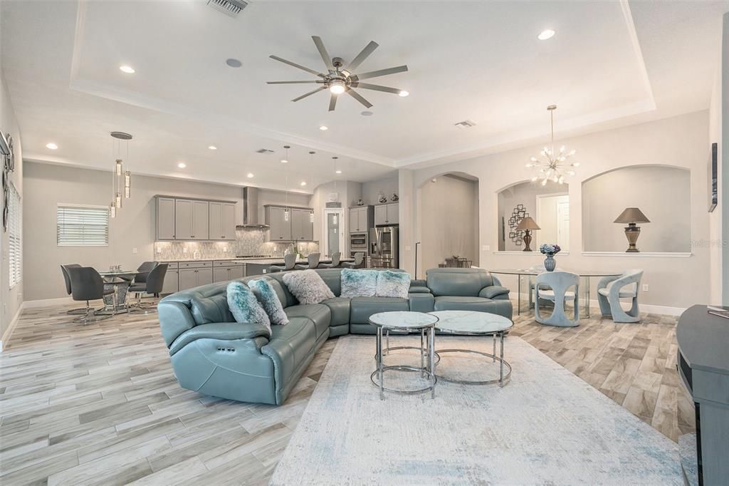 For Sale: $800,000 (4 beds, 3 baths, 2544 Square Feet)