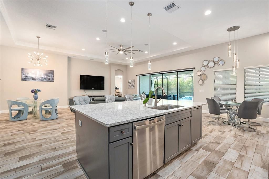 For Sale: $800,000 (4 beds, 3 baths, 2544 Square Feet)