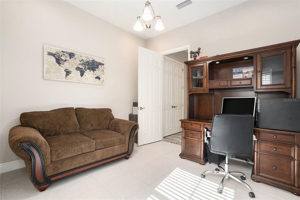 For Sale: $800,000 (4 beds, 3 baths, 2544 Square Feet)