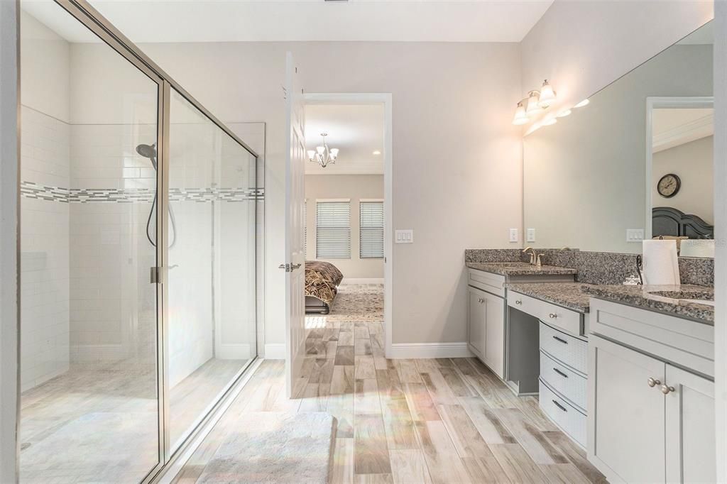 For Sale: $800,000 (4 beds, 3 baths, 2544 Square Feet)