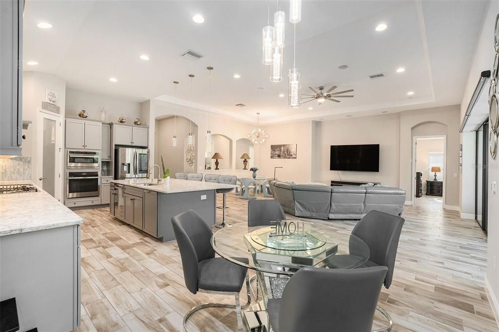 For Sale: $800,000 (4 beds, 3 baths, 2544 Square Feet)