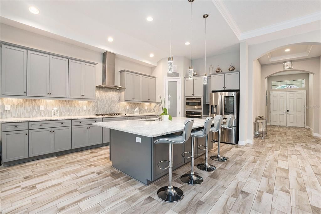 For Sale: $800,000 (4 beds, 3 baths, 2544 Square Feet)