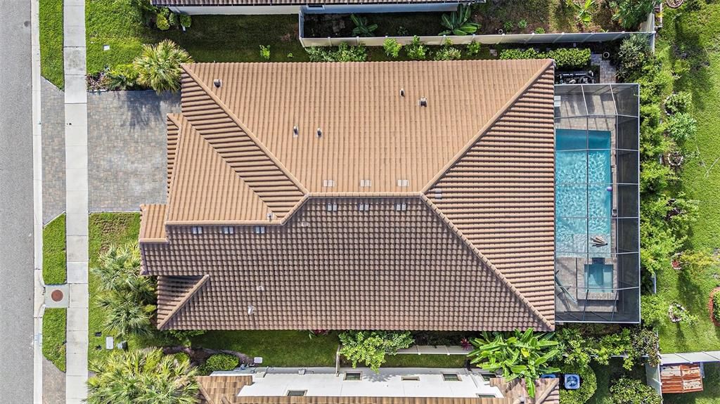 For Sale: $800,000 (4 beds, 3 baths, 2544 Square Feet)