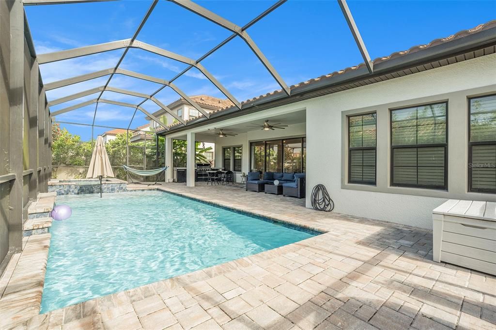 For Sale: $800,000 (4 beds, 3 baths, 2544 Square Feet)